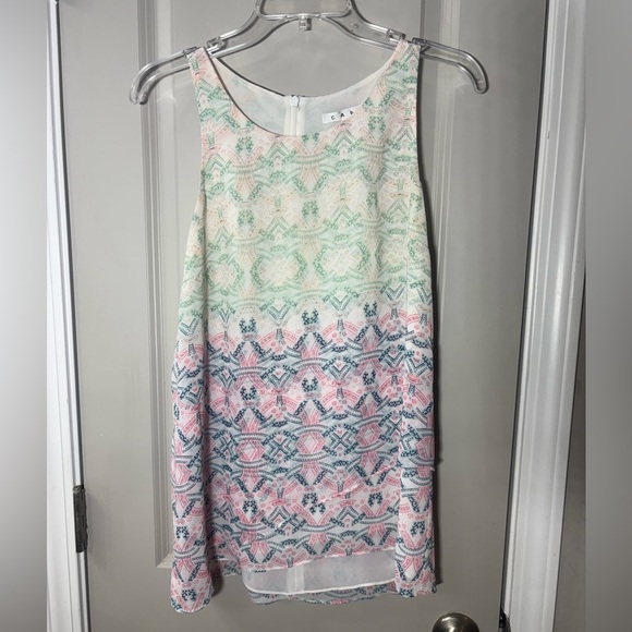 CAbi Women's Multicolor Patterned Sleeveless Top - Picture 4 of 6